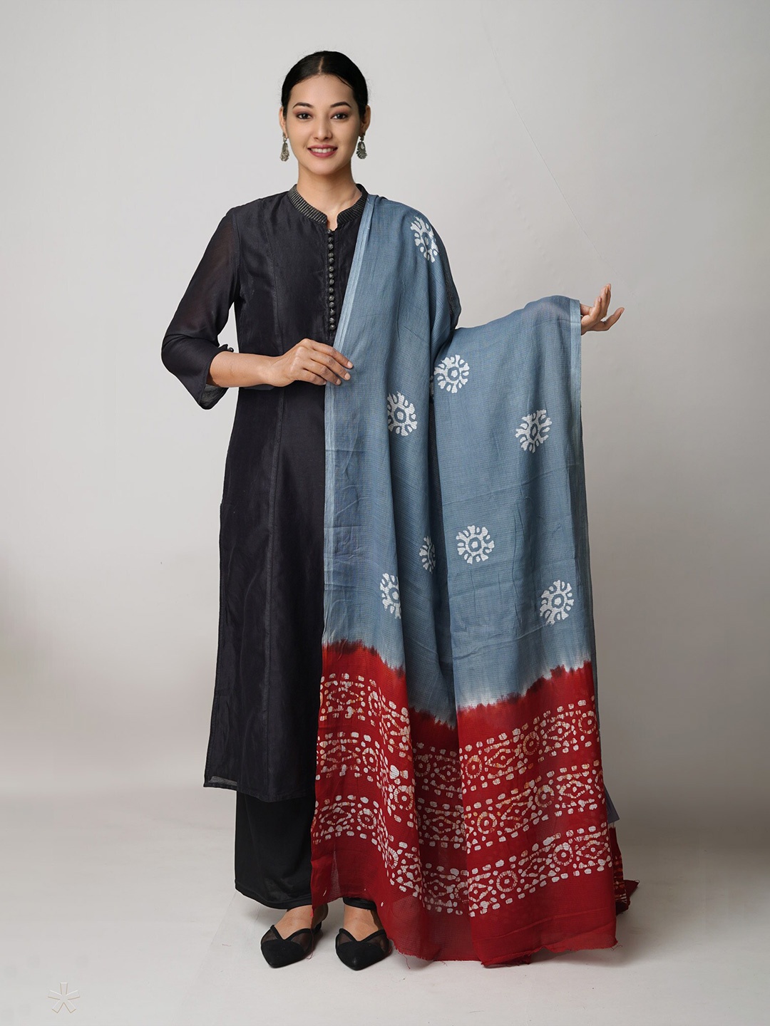 

Unnati Silks Ethnic Motifs Printed Pure Cotton Batik Dupatta, Grey