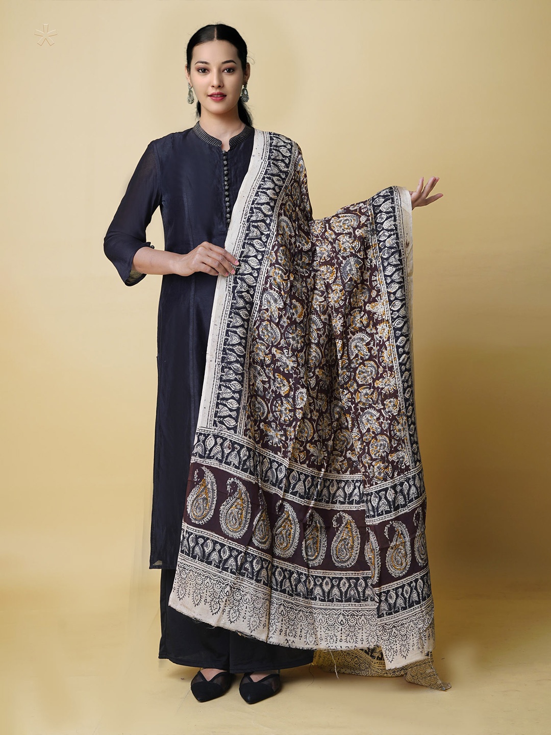 

Unnati Silks Ethnic Motifs Printed Kalamkari Dupatta, Brown