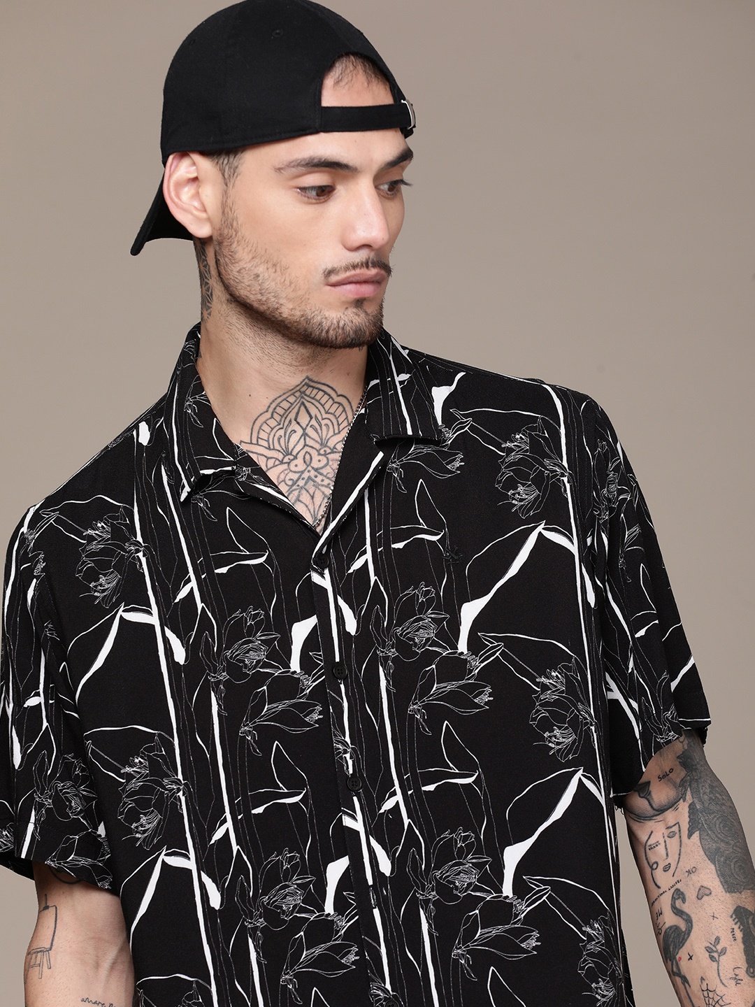 

WROGN Floral Printed Cuban Collar Shirt, Black