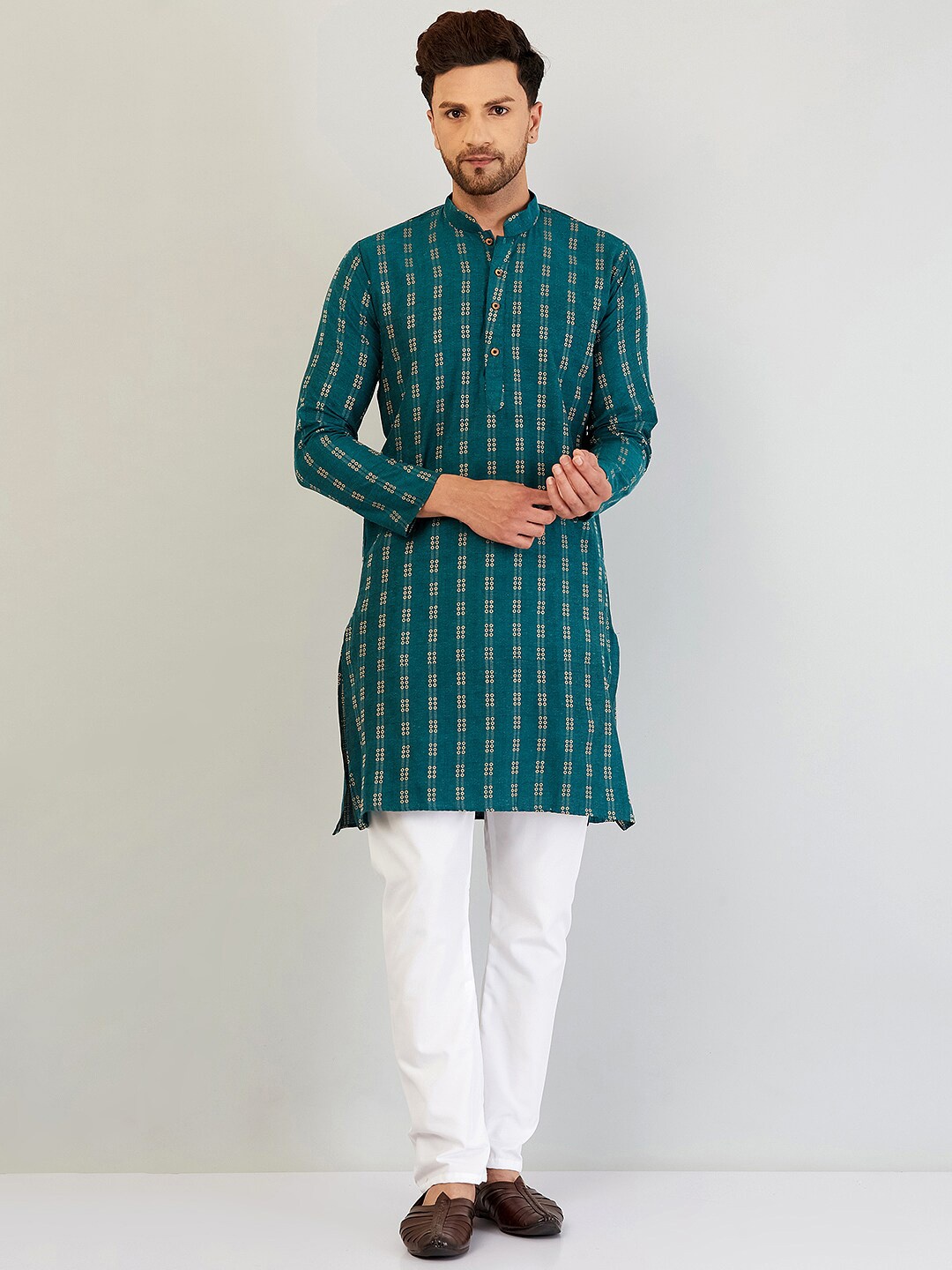 

Armaan Ethnic Mandarin Collar Woven Design Kurta with Pyjamas, Green