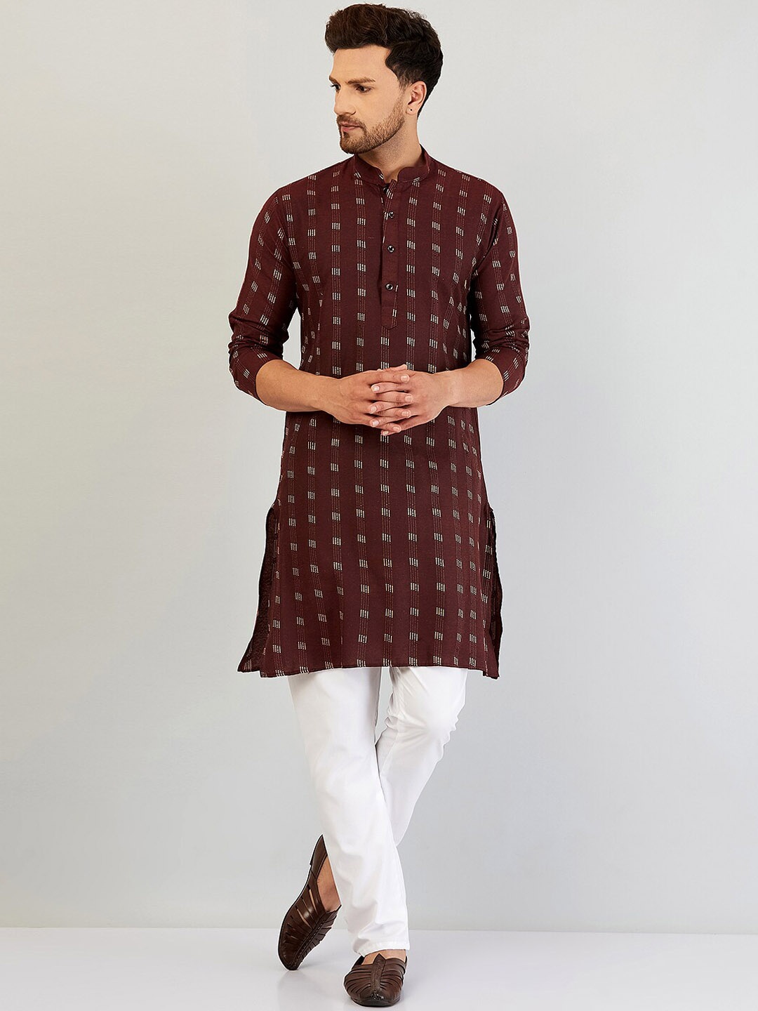 

Armaan Ethnic Mandarin Collar Woven Design Kurta with Pyjamas, Maroon