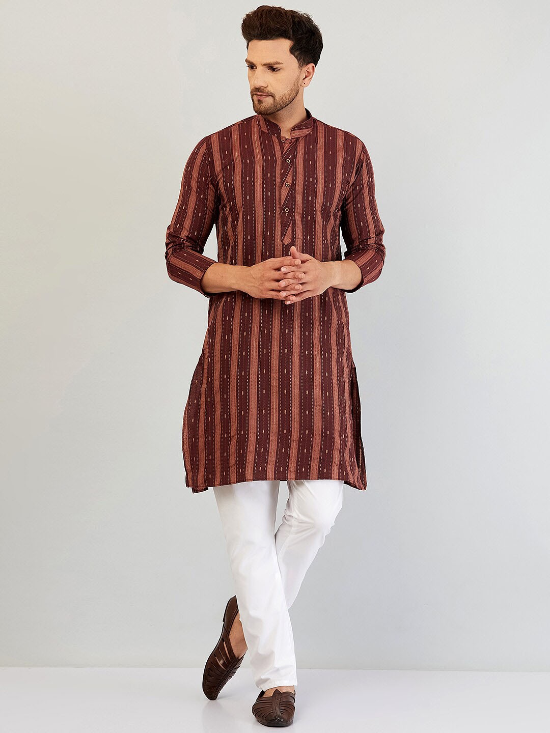 

Armaan Ethnic Mandarin Collar Woven Design Kurta with Pyjamas, Maroon
