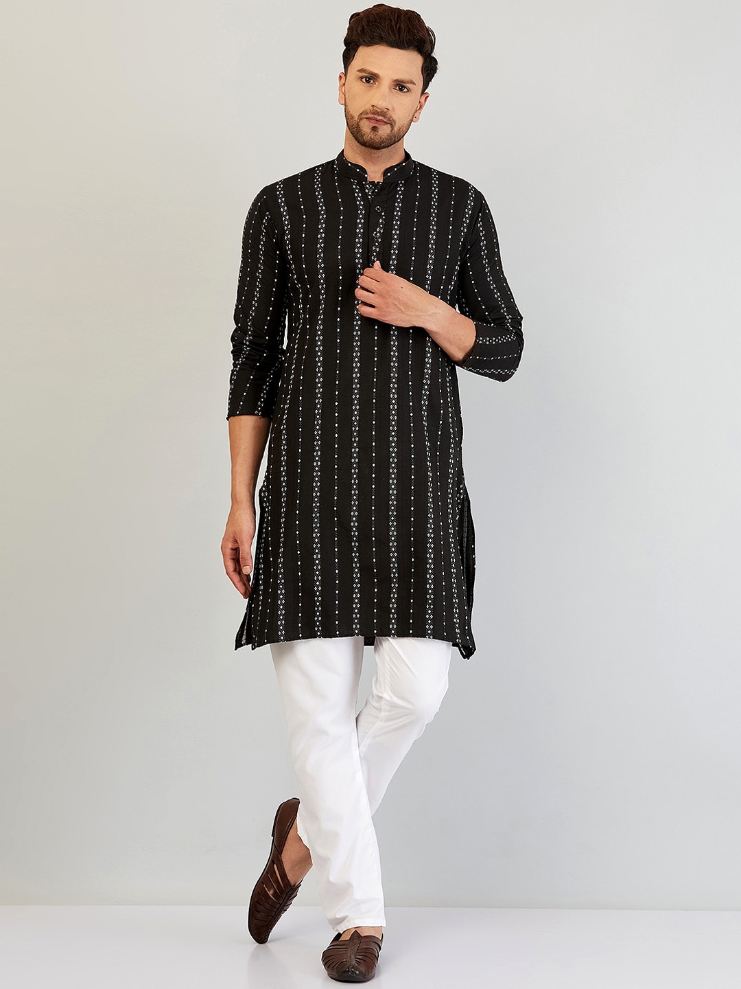 

Armaan Ethnic Mandarin Collar Woven Design Kurta with Pyjamas, Black
