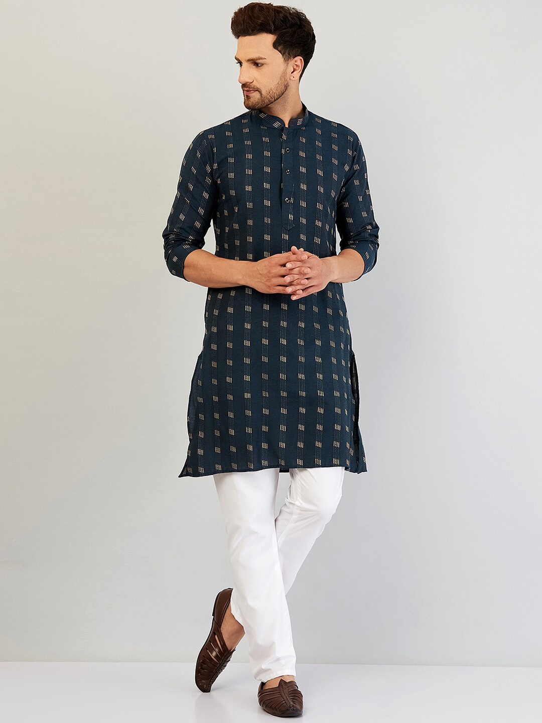 

Armaan Ethnic Striped Mandarin Collar Straight Kurta With Pyjamas, Navy blue
