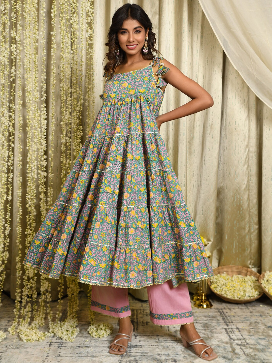 

mulmul.com Floral Printed Tiered Gotta Patti Pure Cotton Anarkali Kurta With Trousers, Green