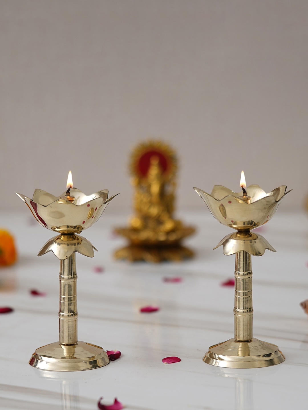 

Fashion Bizz Metallic-toned 4-Pieces Lotus Diyas, Gold