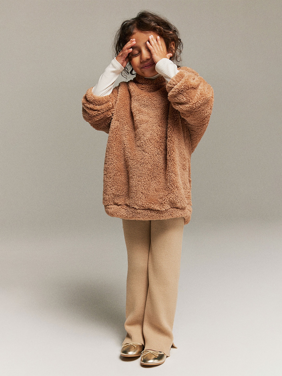 

H&M Girls Appliqud Pile Hoodie, Beige