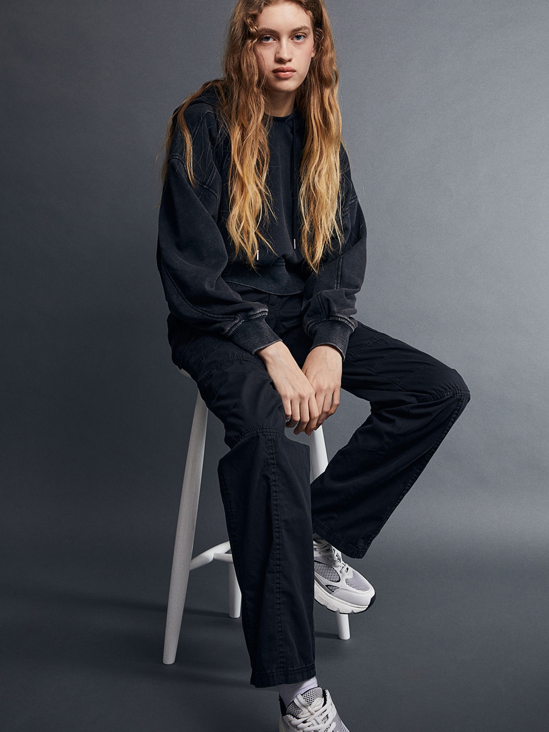 

H&M Low-Waisted Cargo Trousers, Black