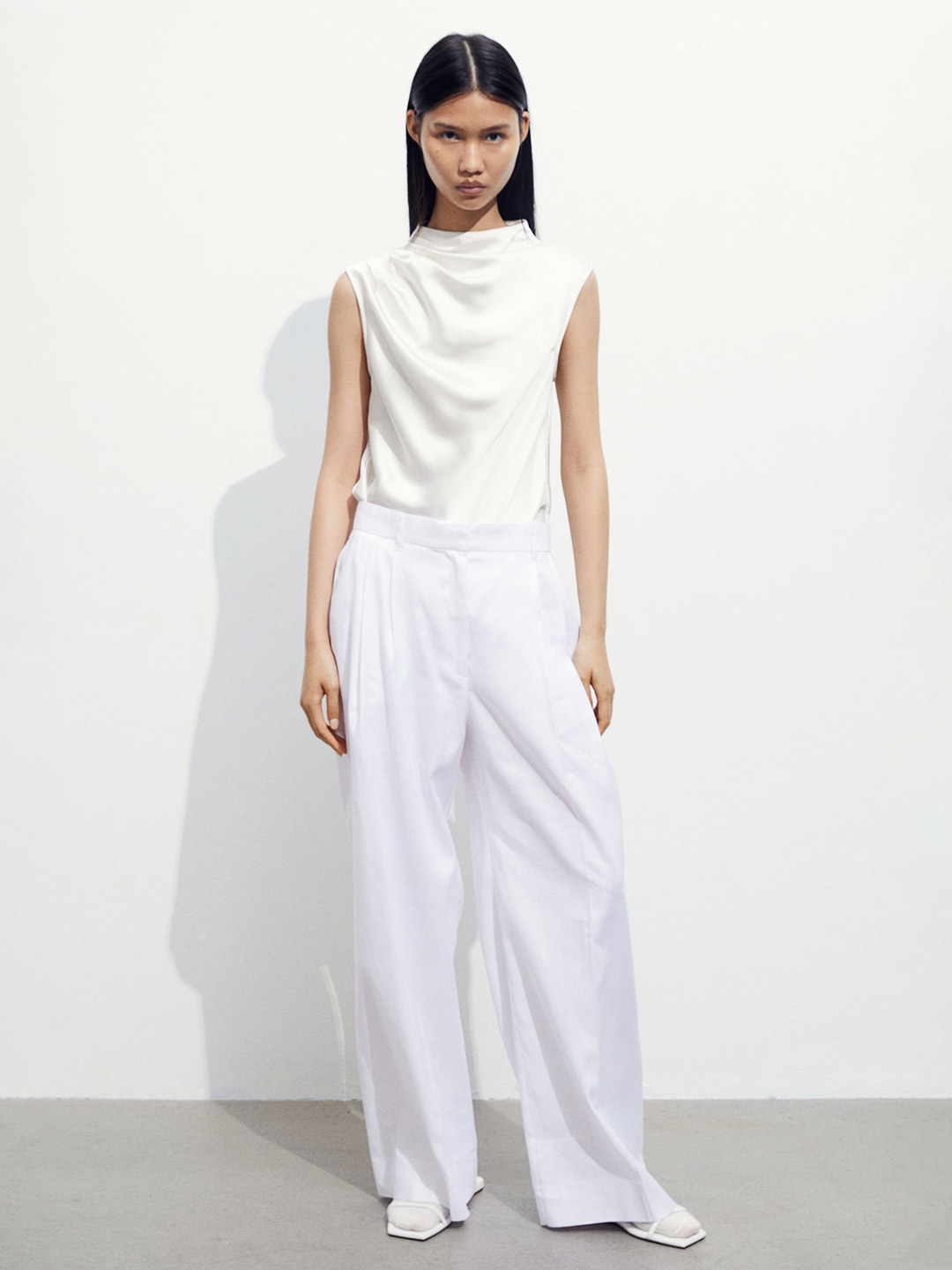 

H&M Sleeeveless Draped Top, White