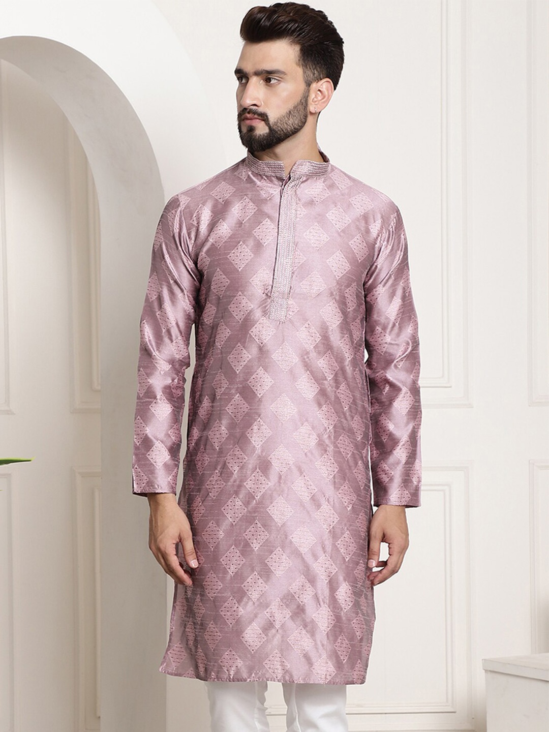 

SOJANYA Embroidered Thread Work Kurta, Purple