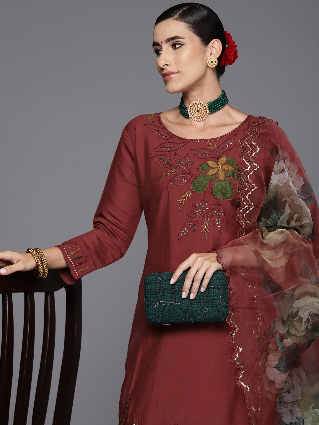 

Indo Era Women Floral Embroidered Regular Thread Work Kurta with Trousers & With Dupatta, Red