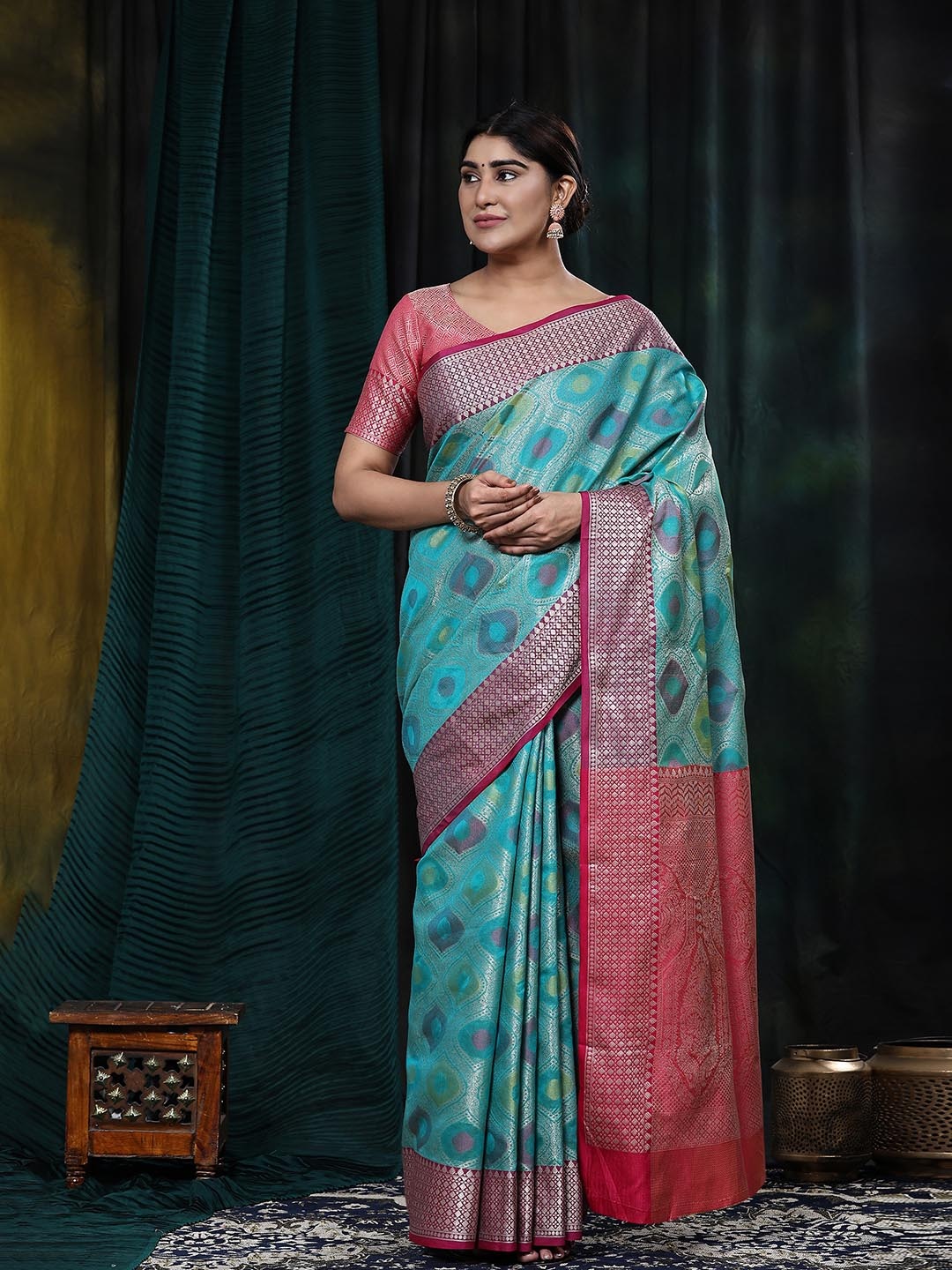 

JUST FASHION Ethnic Motifs Woven Design Zari Art Silk Banarasi Saree, Teal