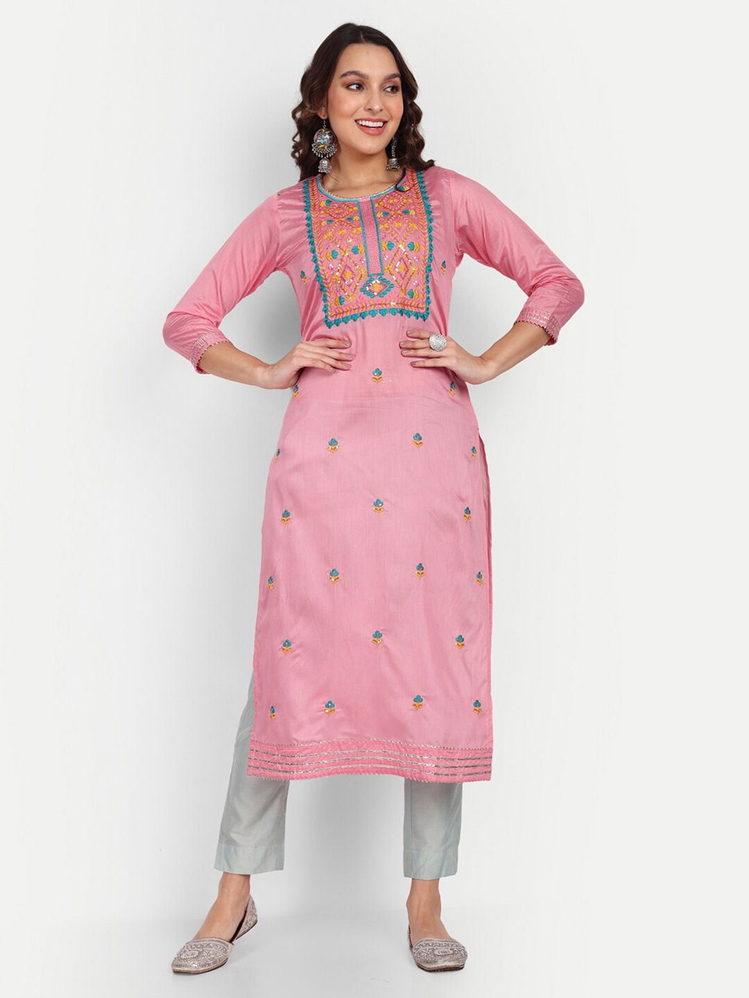 

Growish Floral Embroidered Sequins Straight Kurta, Pink