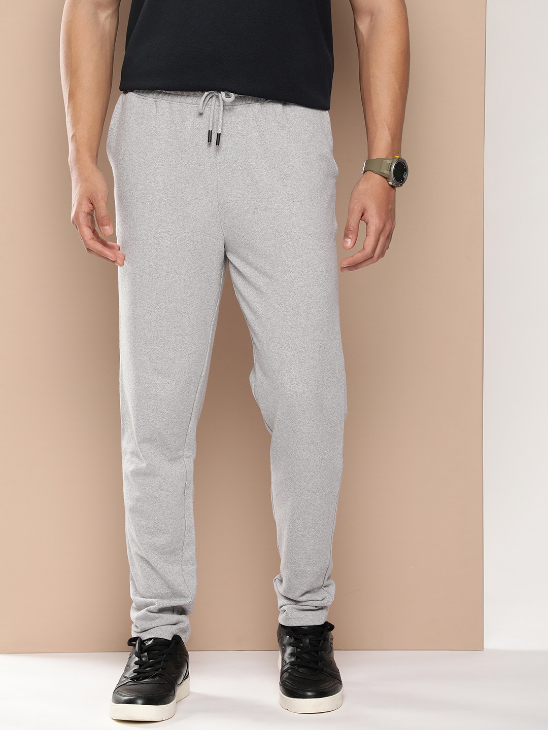 

INVICTUS Men Mid Rise Regular Track Pants, Grey