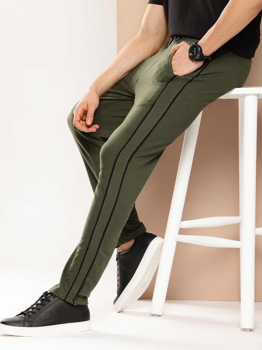 

INVICTUS Men Solid Track Pants, Olive