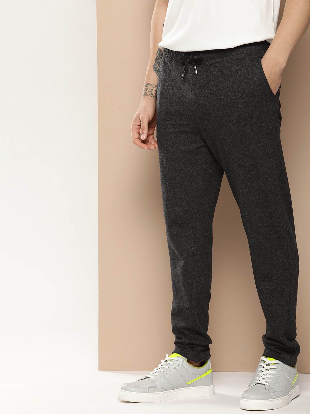 

INVICTUS Men Solid Track Pants, Charcoal