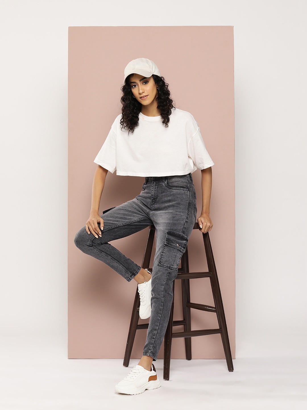 

Harvard Women Skinny Fit Light Fade Stretchable Jeans, Grey