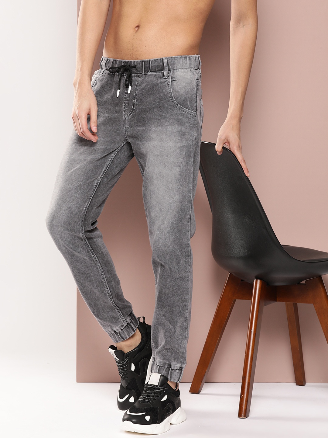 

Harvard Men Jogger Fit Low Rise Light Fade Jeans, Grey