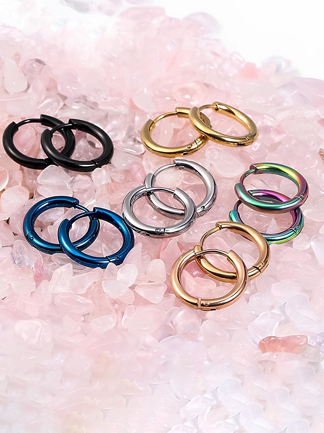 

KARISHMA KREATIONS Unisex Set Of 5 Contemporary Hoop Earrings, Gold