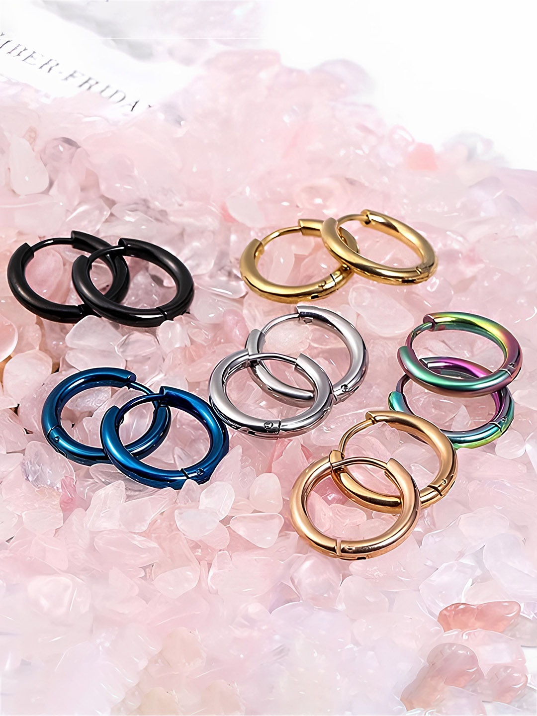 

KARISHMA KREATIONS Unisex Set Of 5 Contemporary Hoop Earrings, Gold