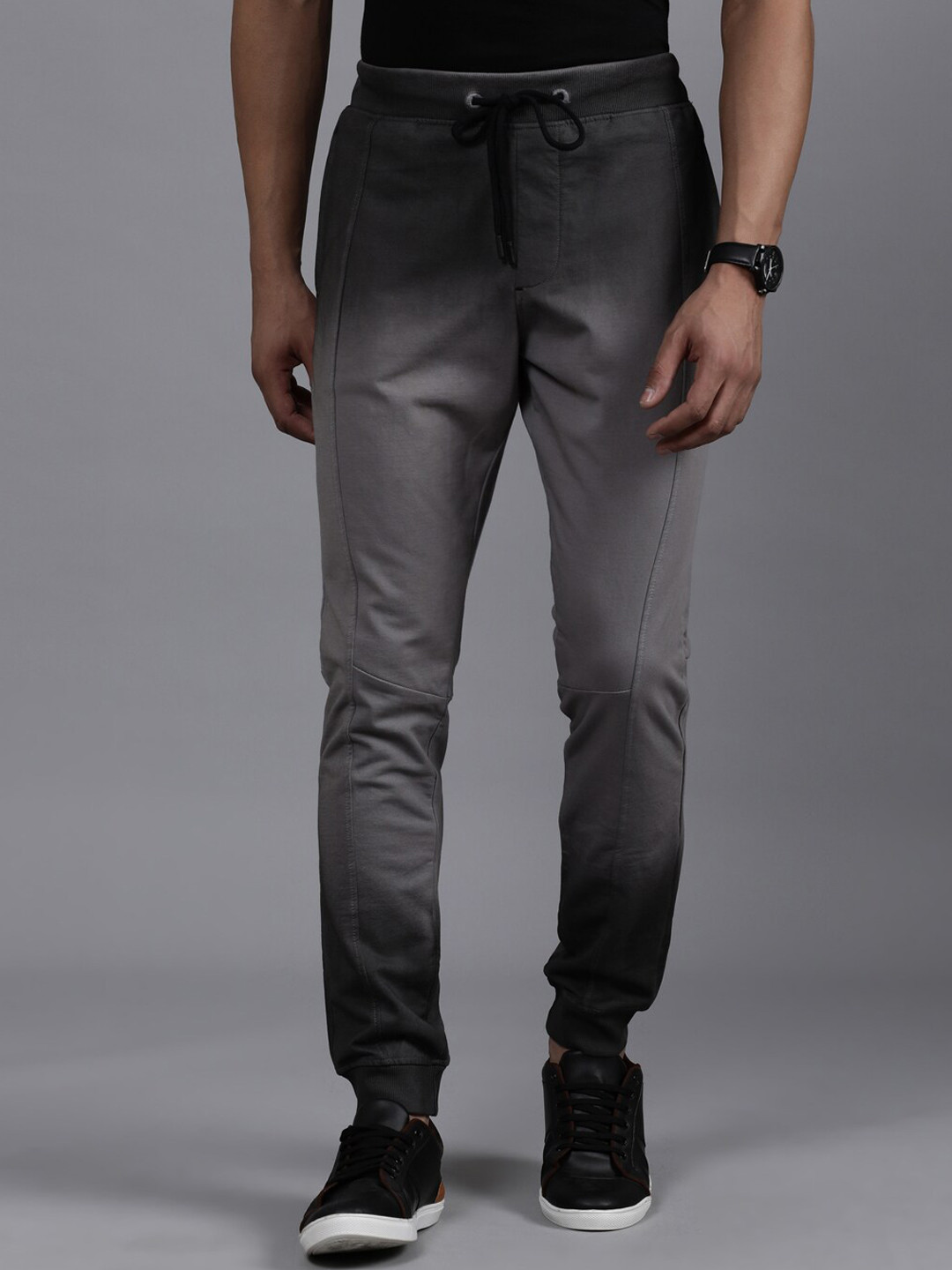 

WROGN Men Clean Look Heavy Fade Mid-Rise Cotton Joggers, Grey