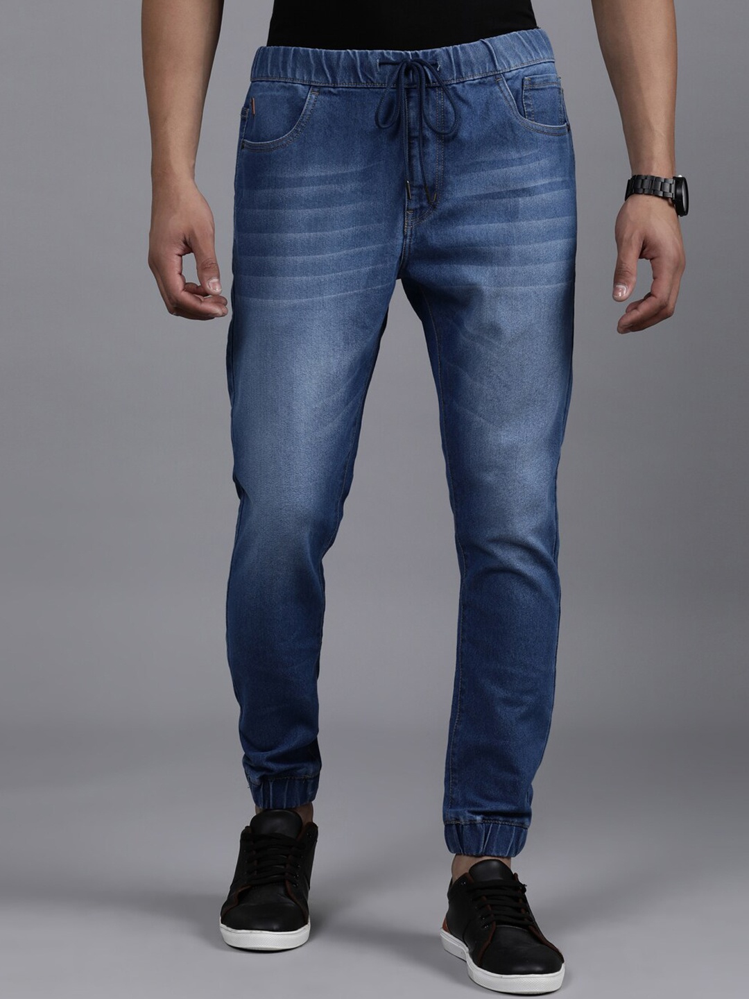 

WROGN Men Jogger Light Fade Jeans, Blue
