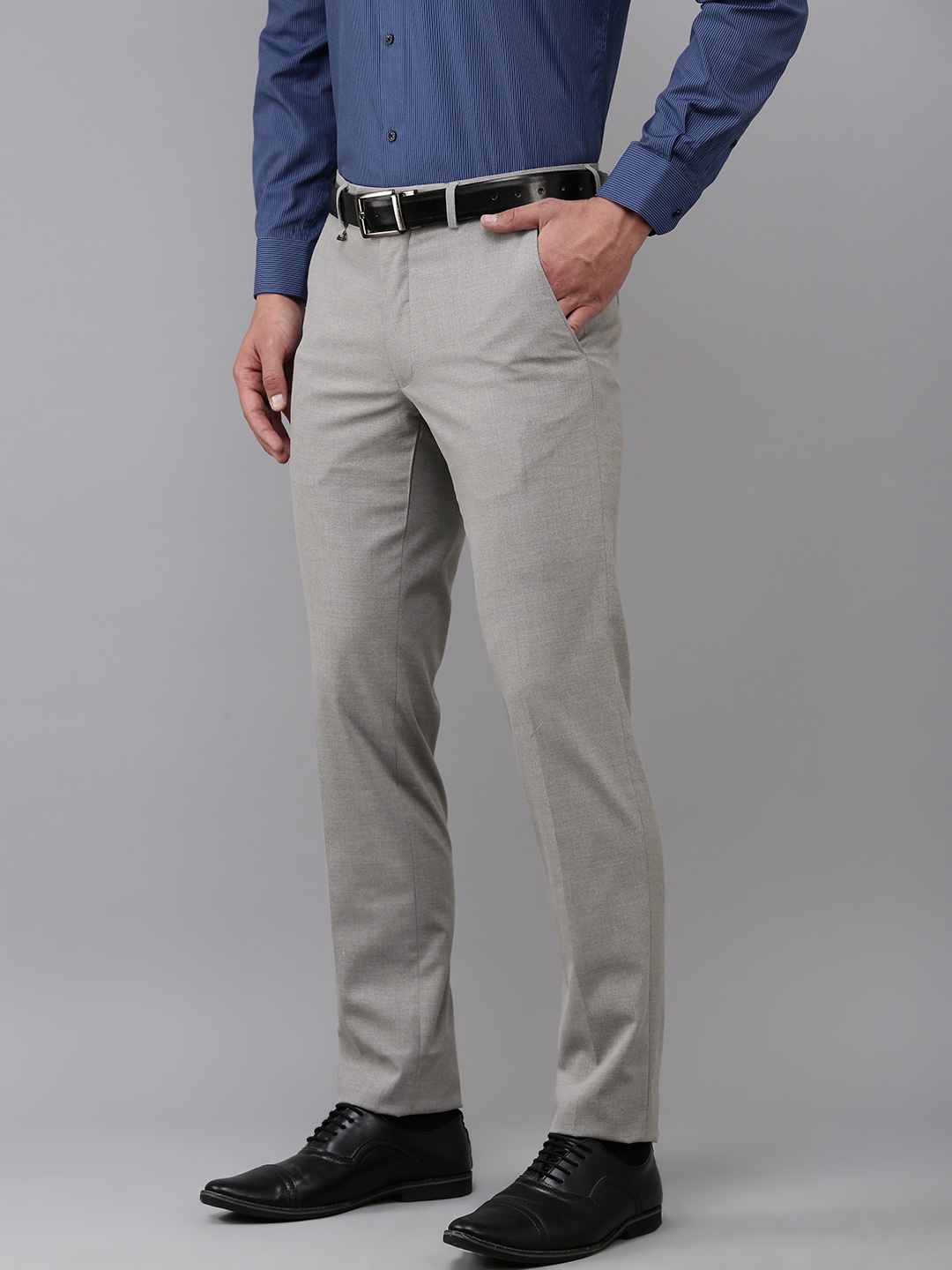 

Van Heusen Men Slim Fit Trousers, Grey