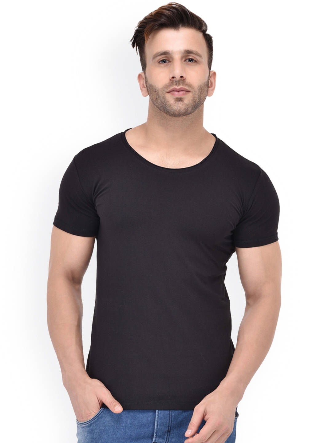 

Tinted Men Black Solid Round Neck Slim Fit T-shirt