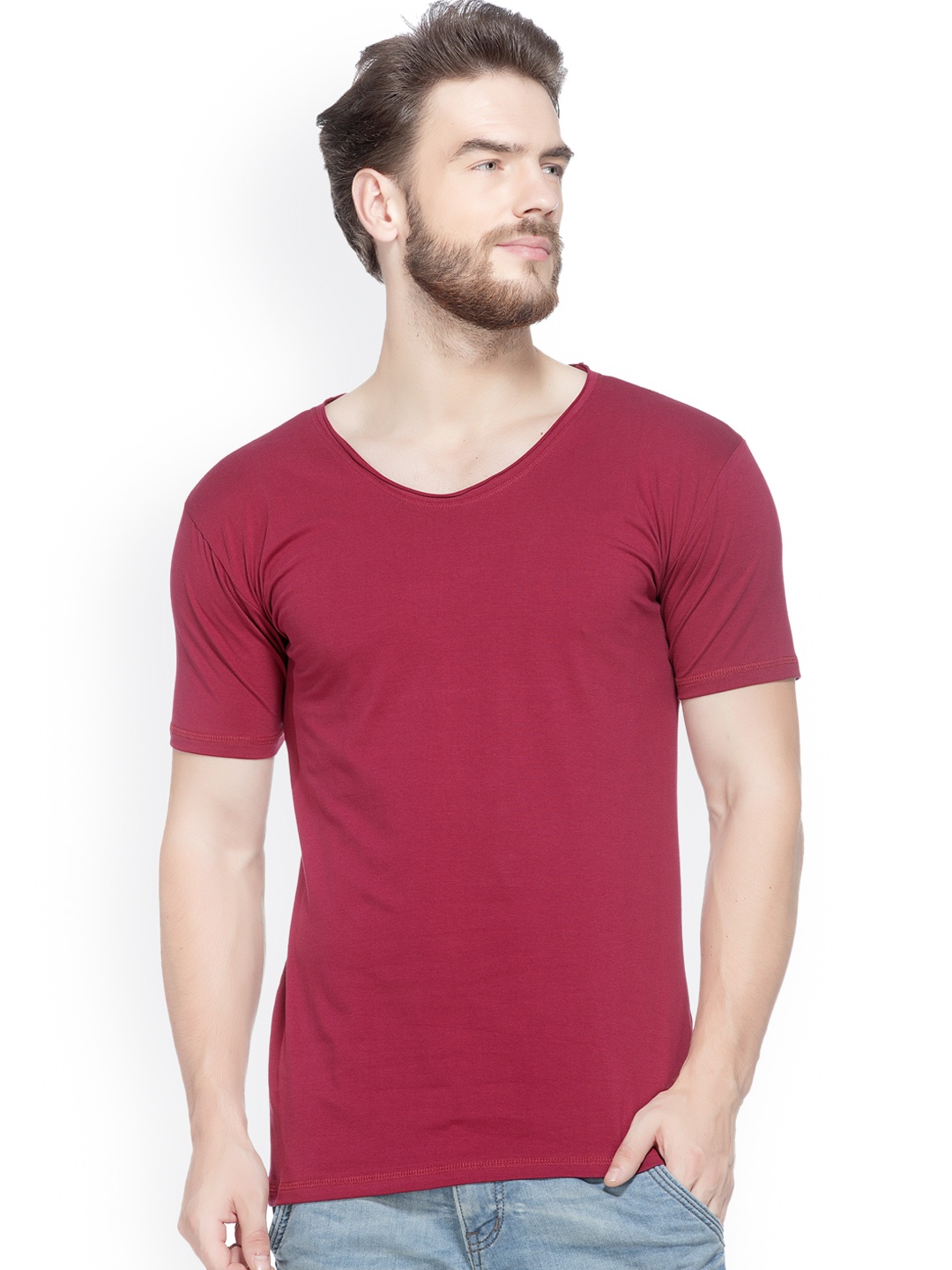 

Tinted Men Maroon Solid Round Neck Slim Fit T-shirt