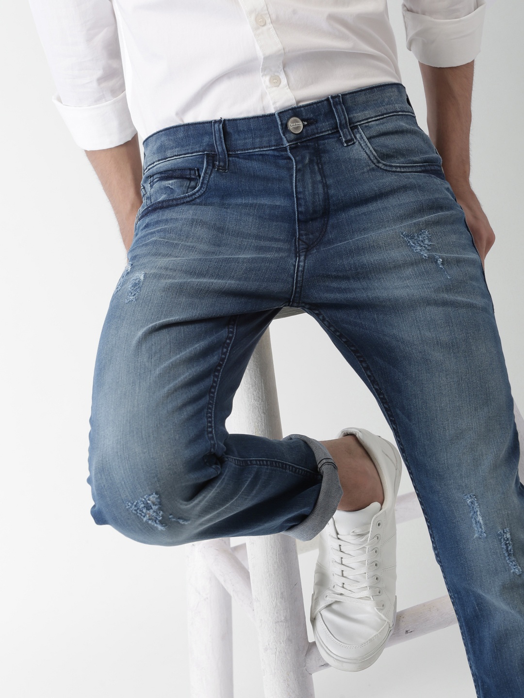 

Mast & Harbour Men Blue Skinny Fit Mid-Rise Mildly Distress Stretchable Jeans