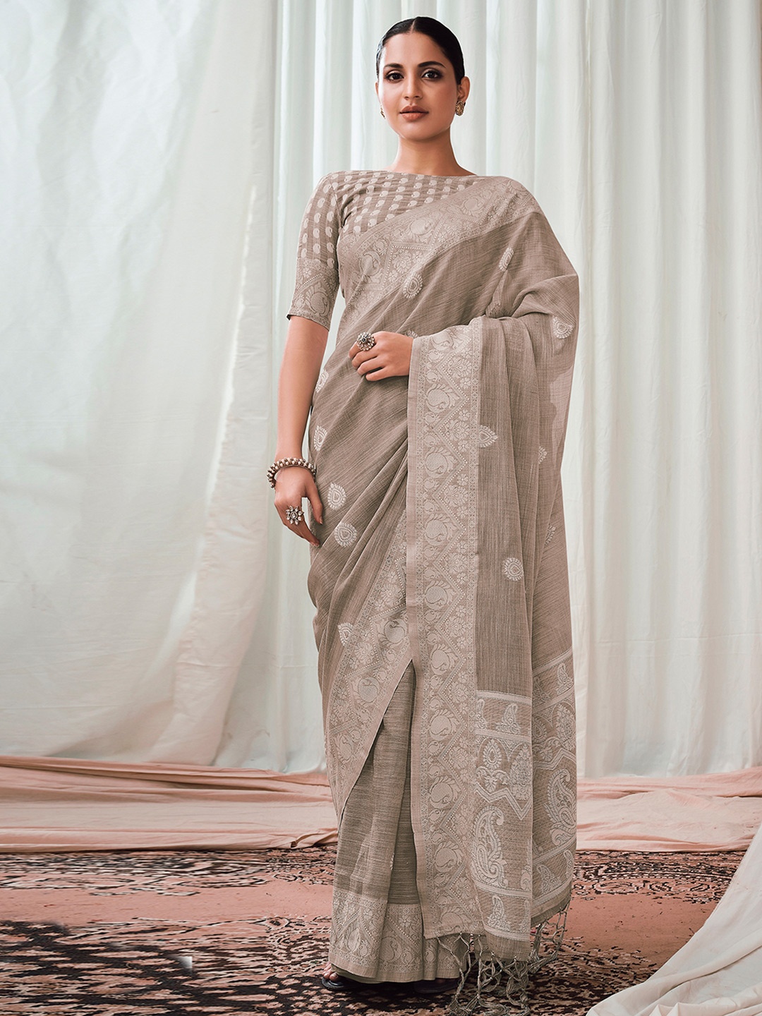 

Satrani Ethnic Motifs Woven Design Zari Saree, Beige