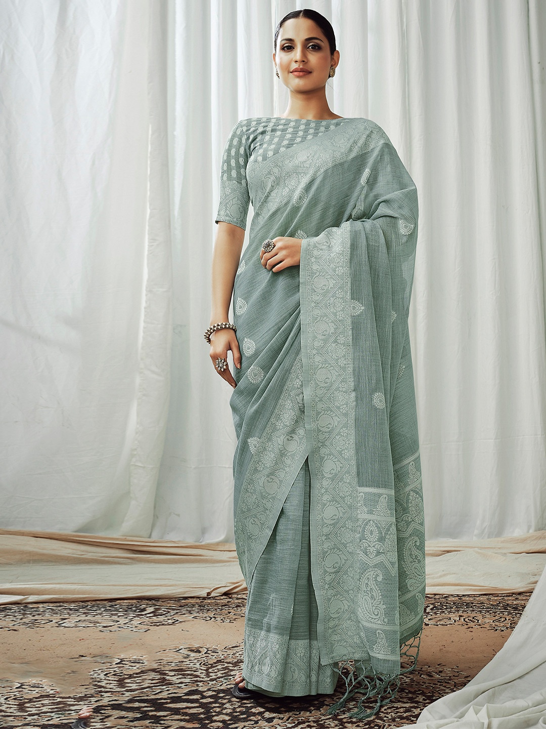

Satrani Ethnic Woven Design Jacquard Zari Saree, Green