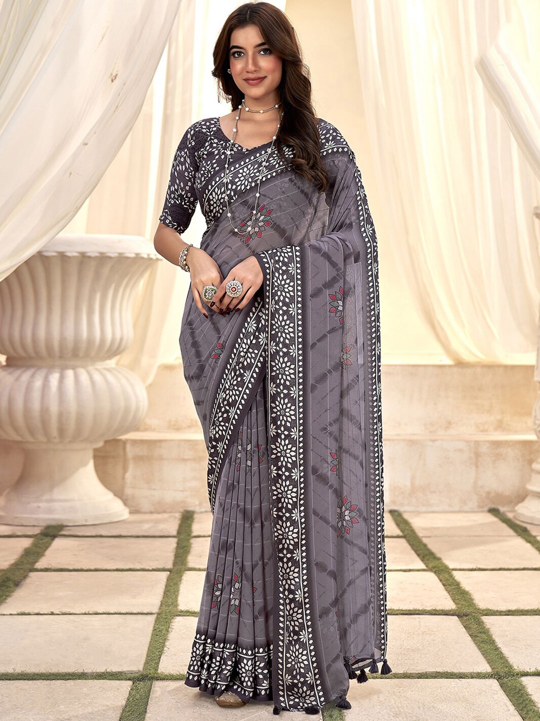 

Mitera Ethnic Motifs Printed Pure Georgette Saree, Purple