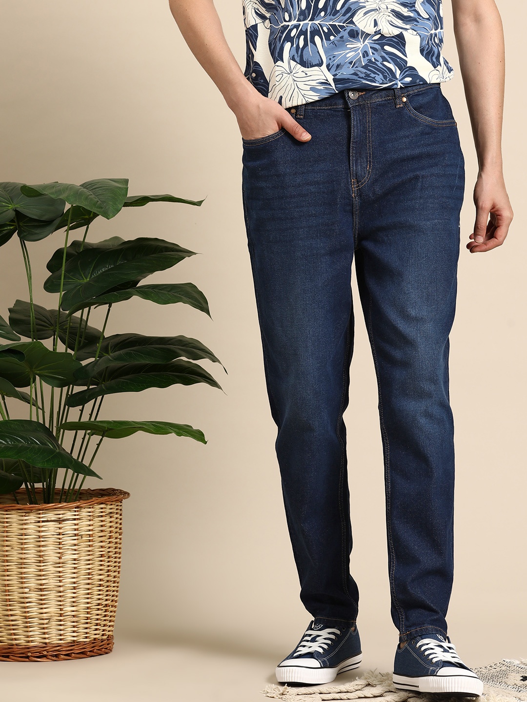 

Mast & Harbour Men Baggy Fit Light Fade Stretchable Jeans, Navy blue