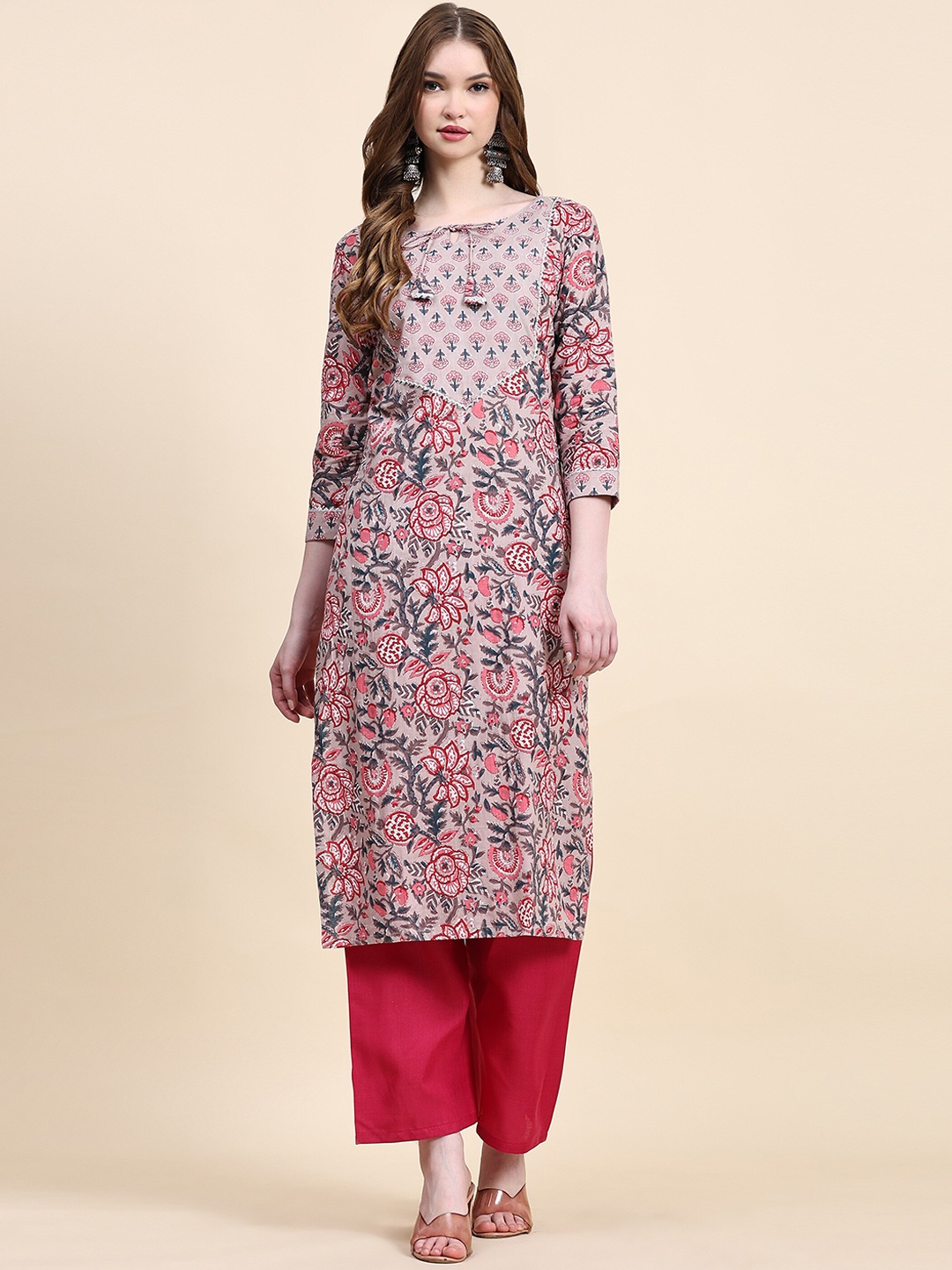 

Nimidiya Floral Printed Regular Pure Cotton Kurta With Palazzos, Peach