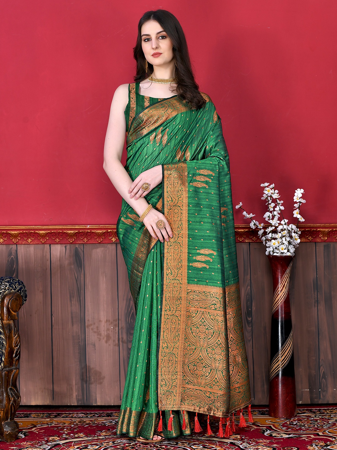 

YAVIRA SILK Woven Design Zari Bhagalpuri Saree, Green