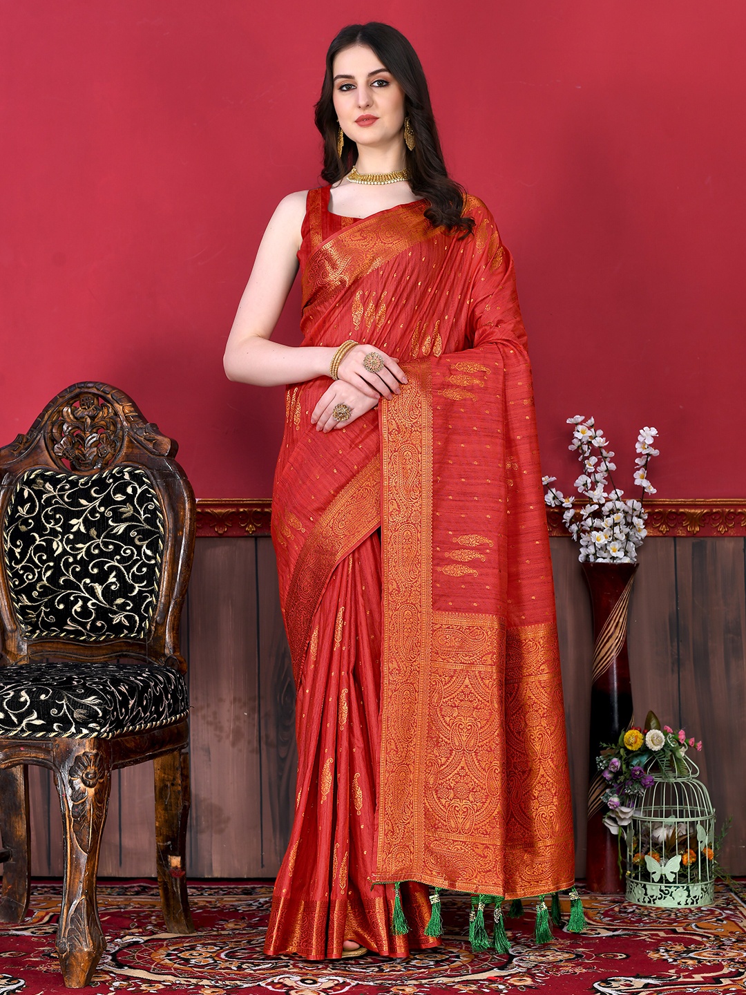 

YAVIRA SILK Ethnic Motifs Woven Design Zari Saree, Red