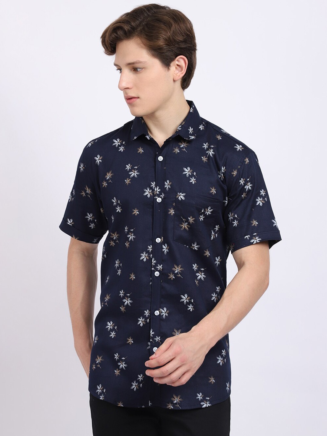 

HANUMNTRA Comfort Fit Floral Printed Casual Shirt, Navy blue