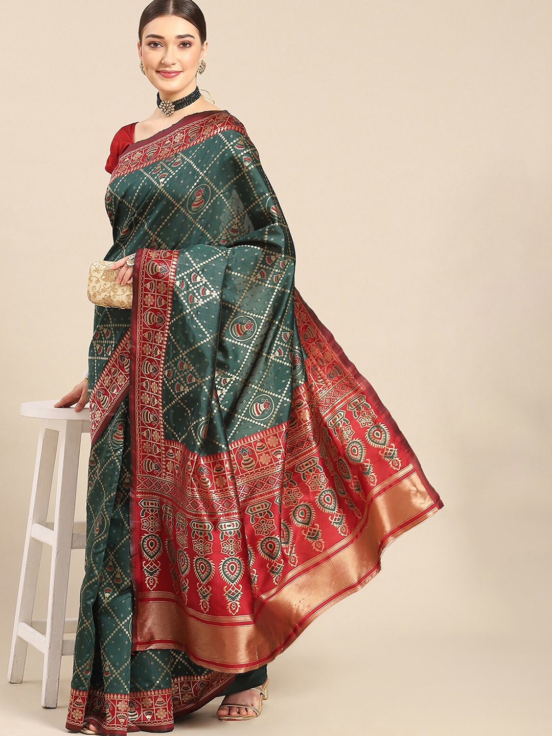 

ODETTE Geometric Woven Design Zari Saree, Green