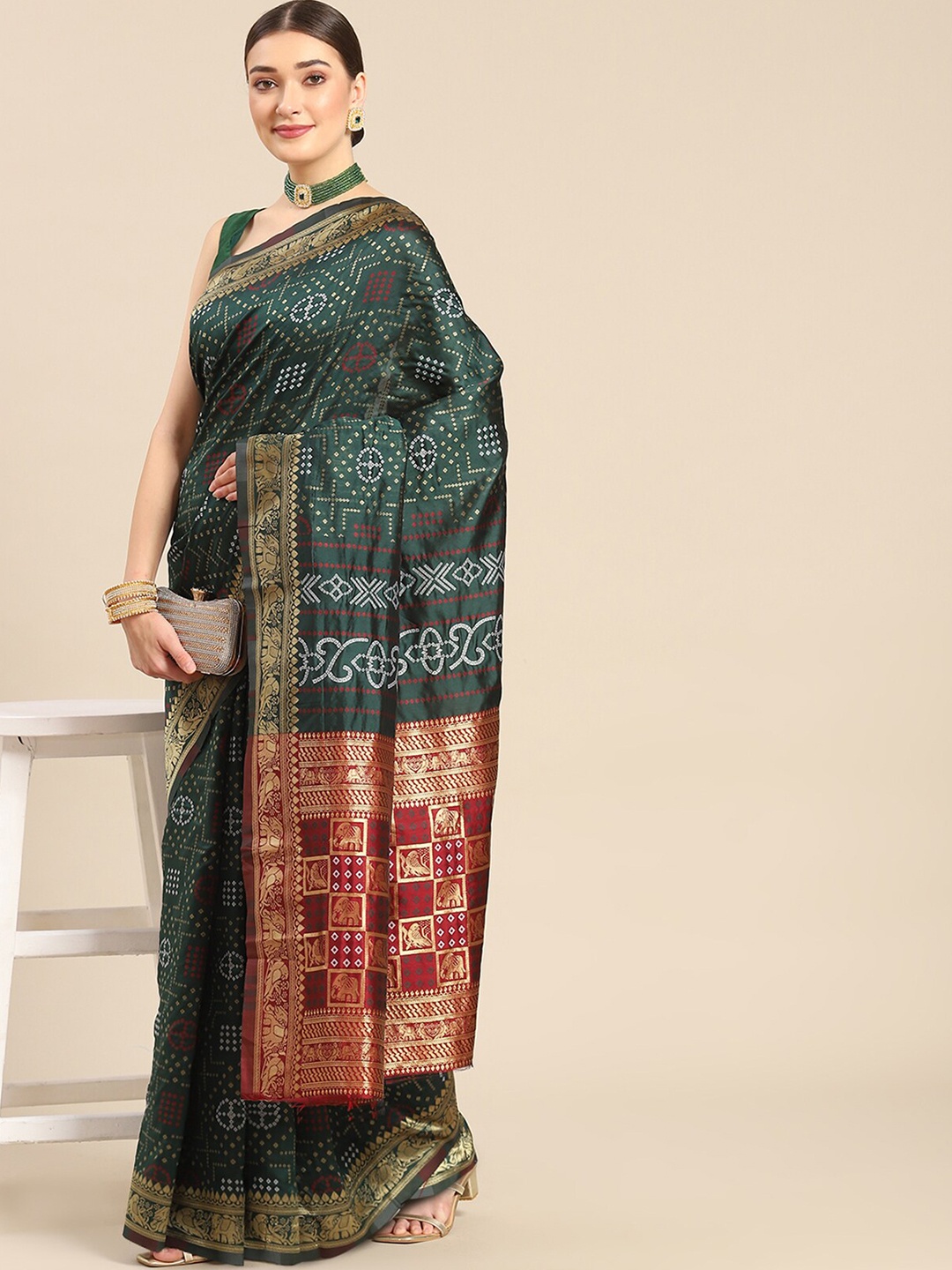 

ODETTE Geometric Woven Design Zari Silk Blend Saree, Green