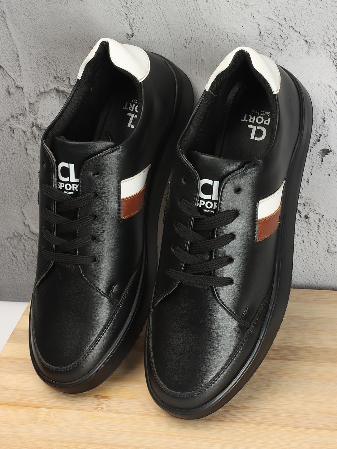 

Carlton London Men Lightweight Lace-Up Sneakers, Black