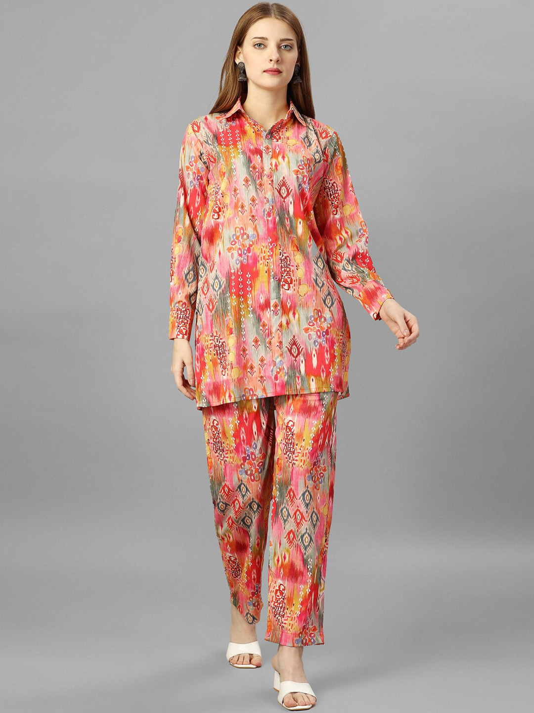 

UDBHAV TEXTILE Abstract Printed Straight Kurta With Trousers, Orange