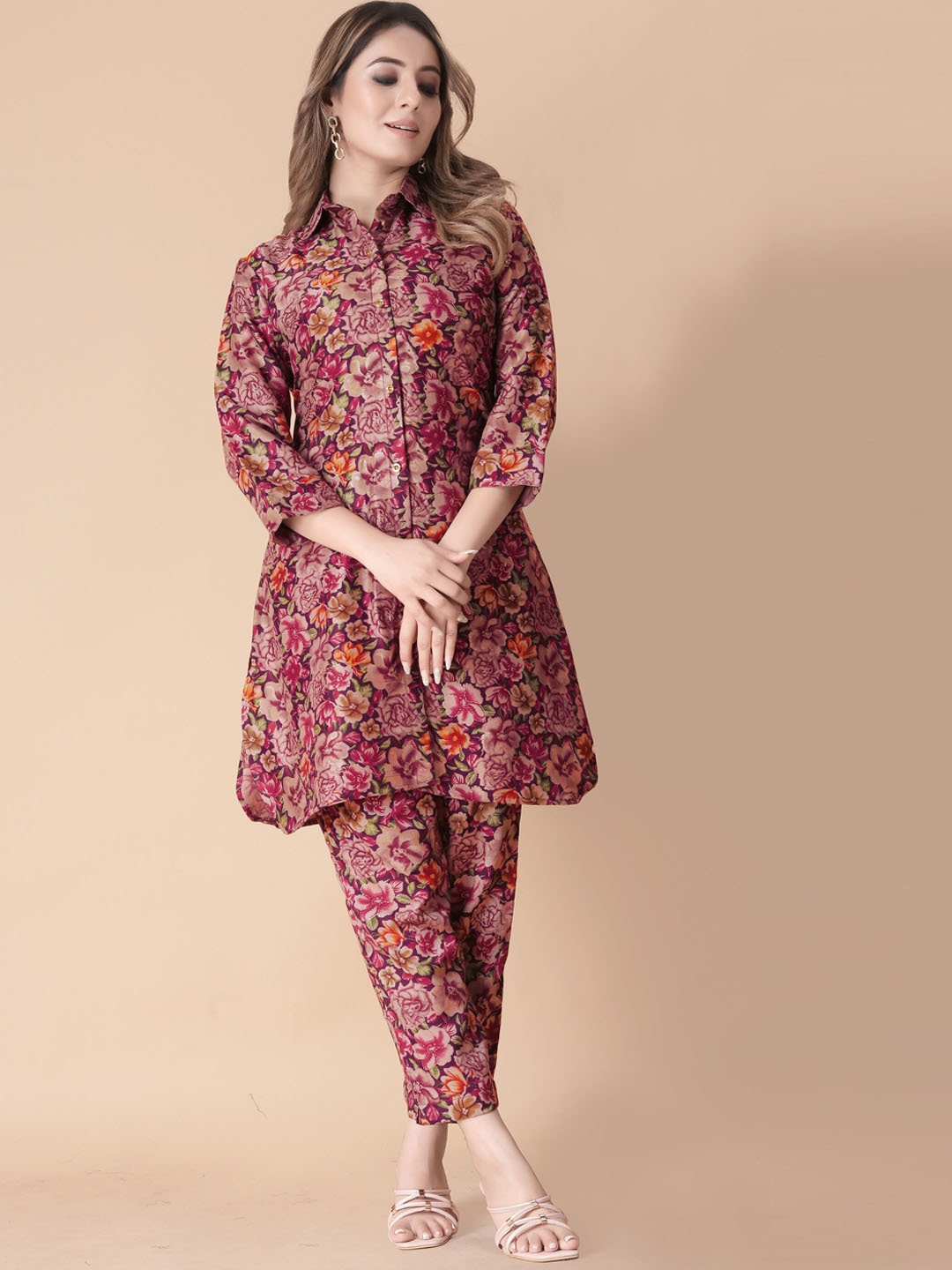 

UDBHAV TEXTILE Floral Printed Shirt Collar Cuffed Sleeve Straight Kurti With Trouser, Purple
