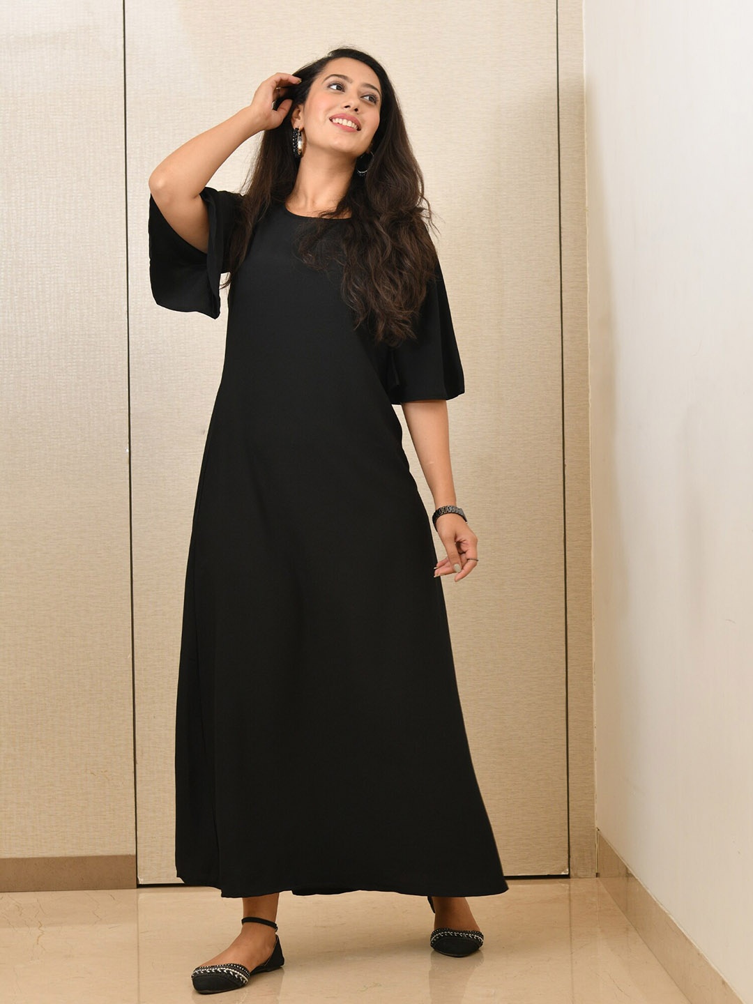 

Aaheli Round Neck Flared Sleeves Maxi Dress, Black