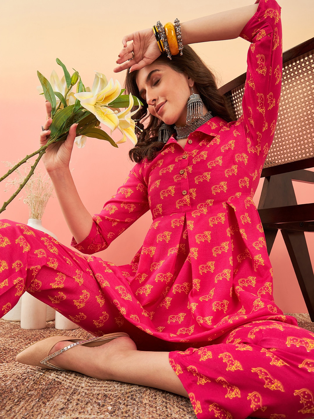 

Sangria Ethnic Motifs Printed Shirt Collar A-Line Kurti With Trousers, Red