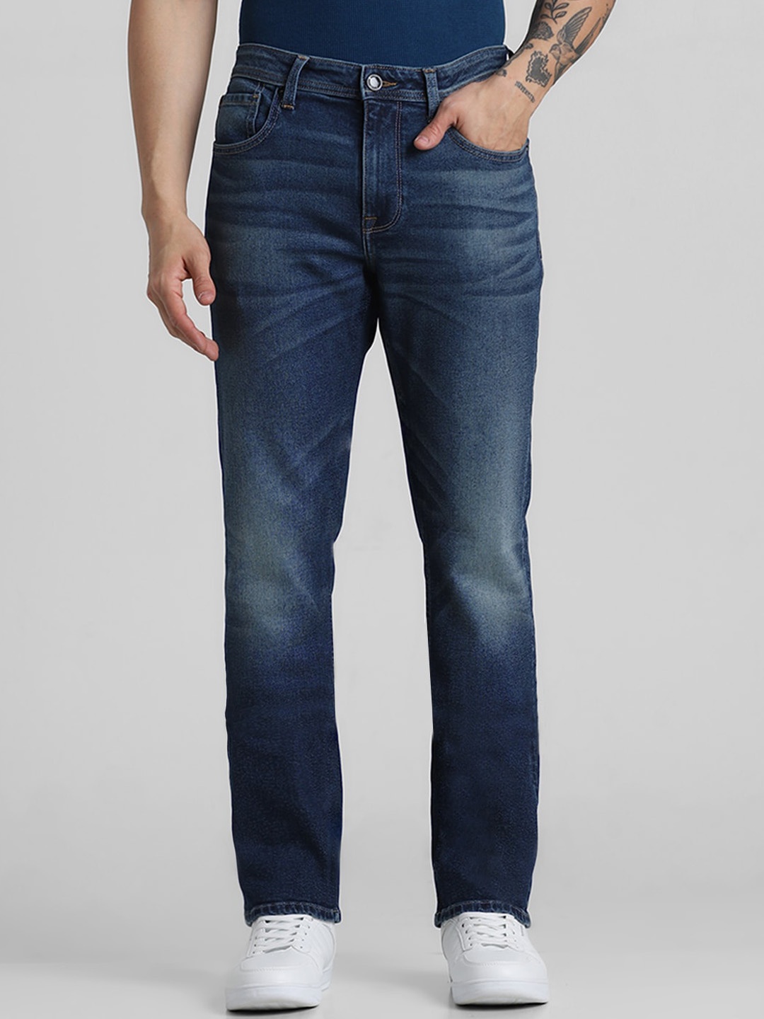 

Jack & Jones Men Clark Clean Look Low-Rise Heavy Fade Denim Stretchable Jeans, Blue