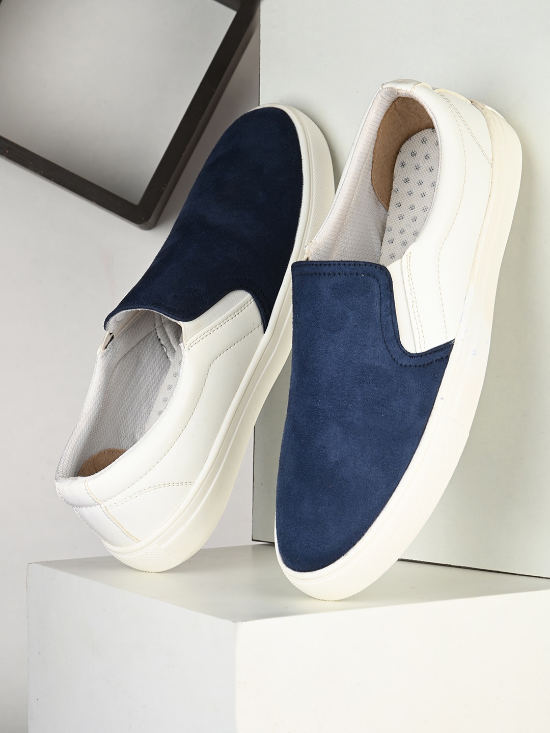 

Killer Men Colourblocked Lightweight Slip-On Sneakers, Navy blue