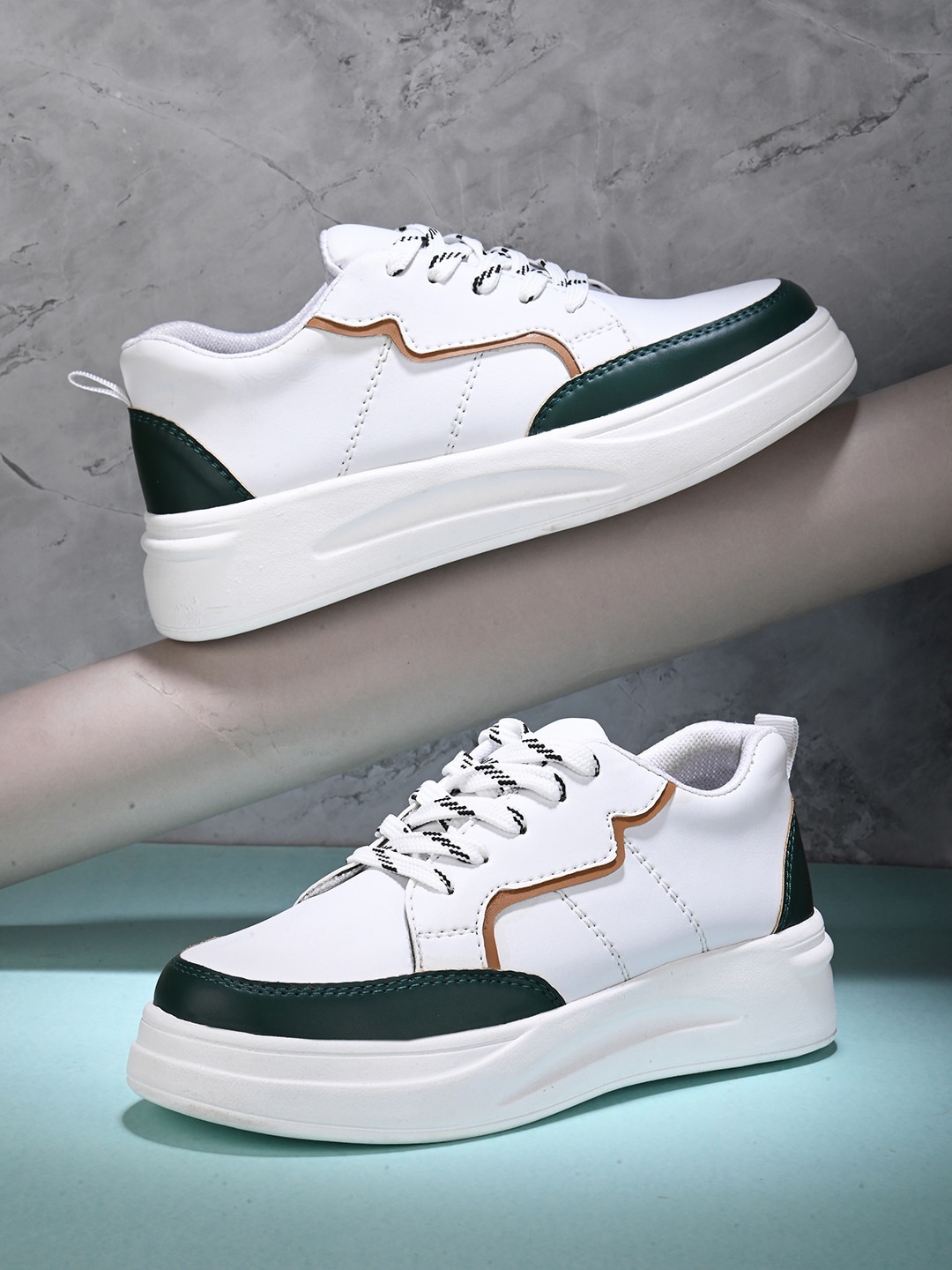 

The Roadster Lifestyle Co. Women White & Green Colourblocked Lightweight Sneakers