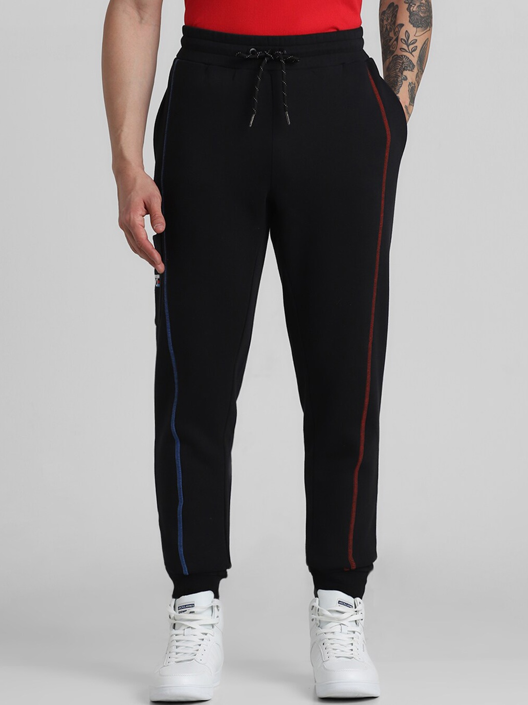 

Jack & Jones Men Side Stripe Detail Jogger, Black