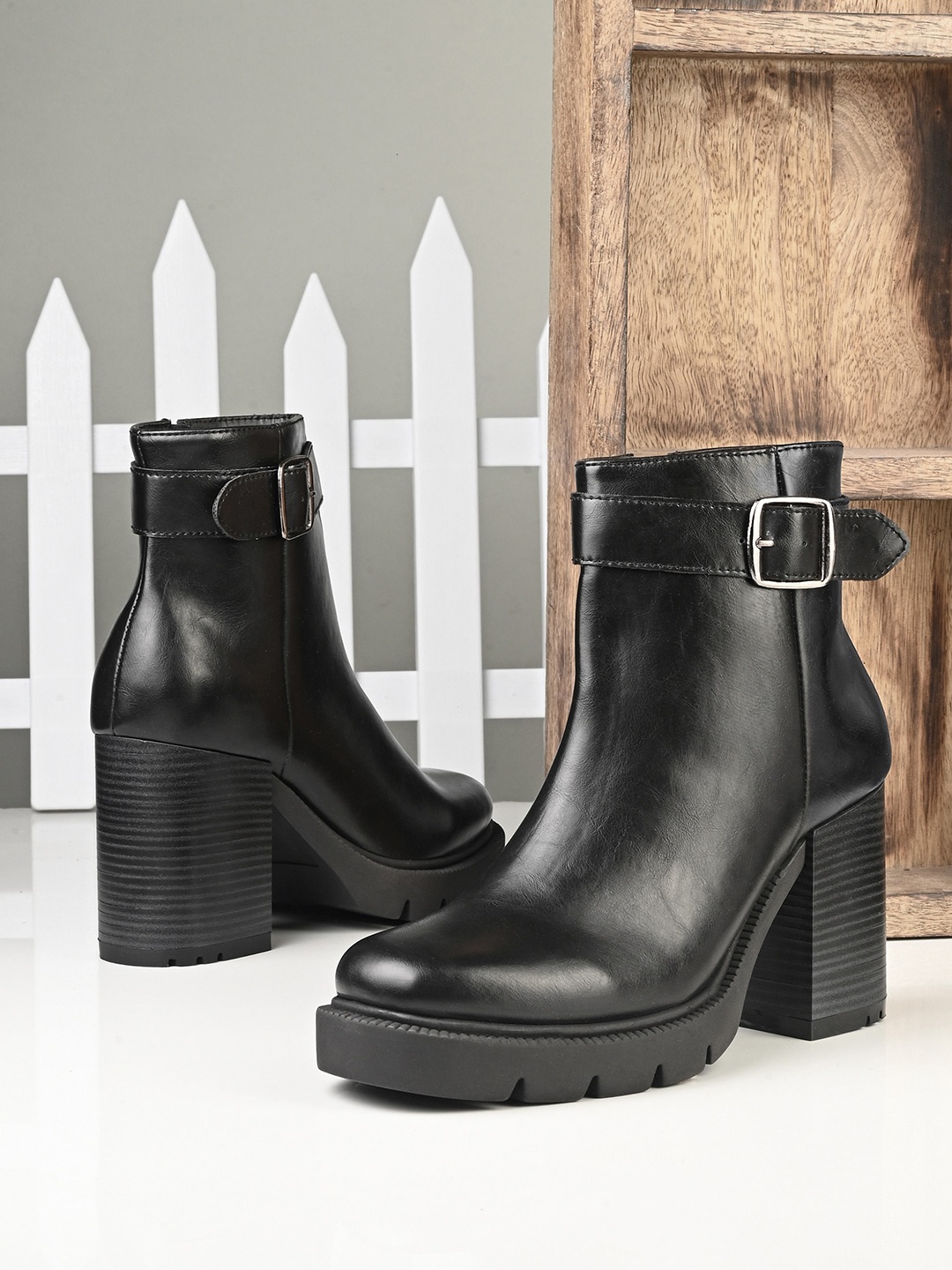 

El Paso Women Mid Top Platform -Heeled Regular Boots With Buckle Detail, Black